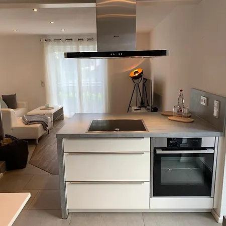 Apartamento Lina - Komfortwohnung Mit Badewanne, Kamin & Klima Kronau